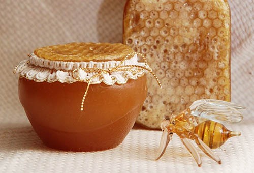 Мед в подарочной баночке