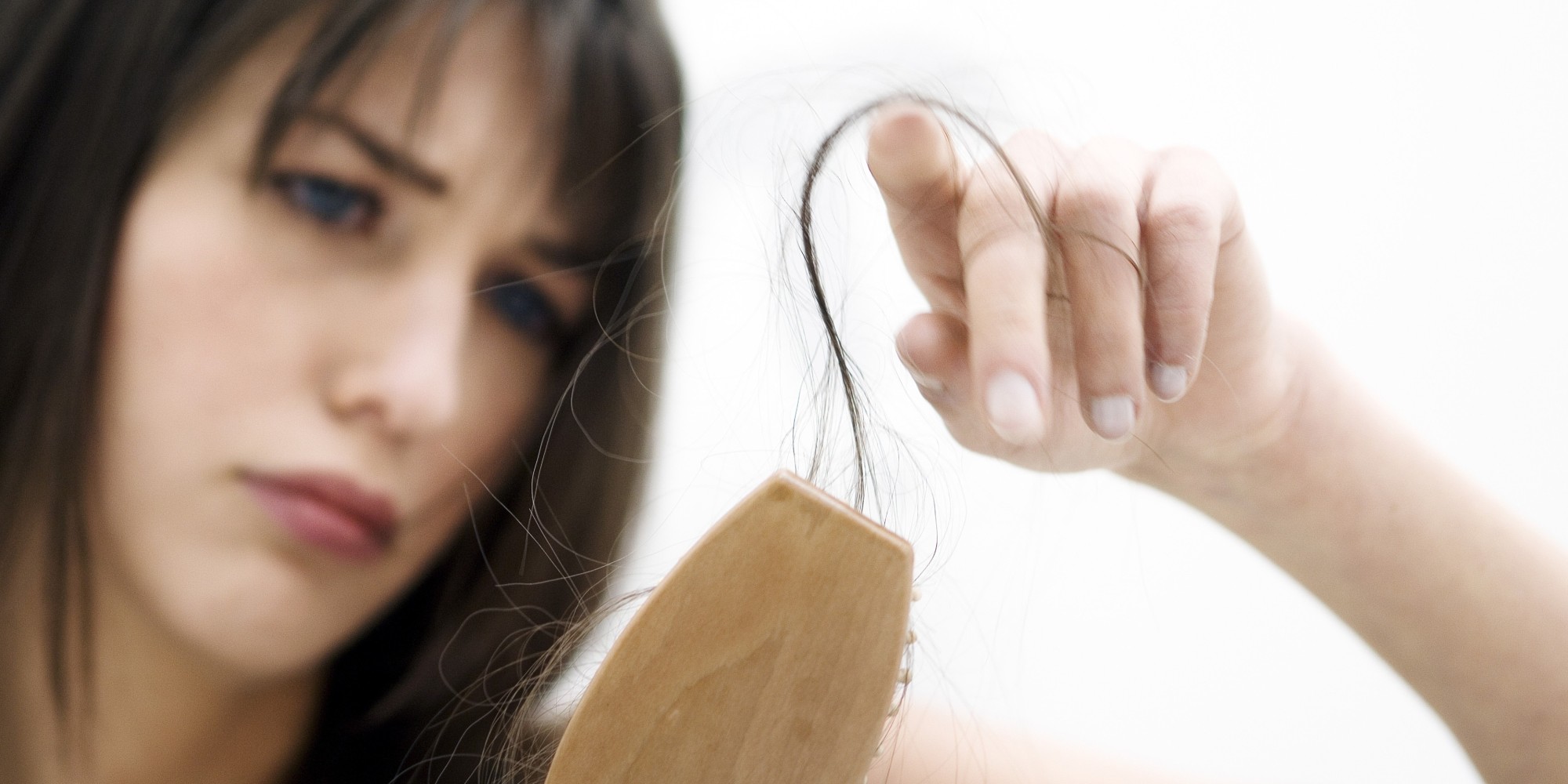 Советы врача-трихолога: как остановить выпадение волос!
